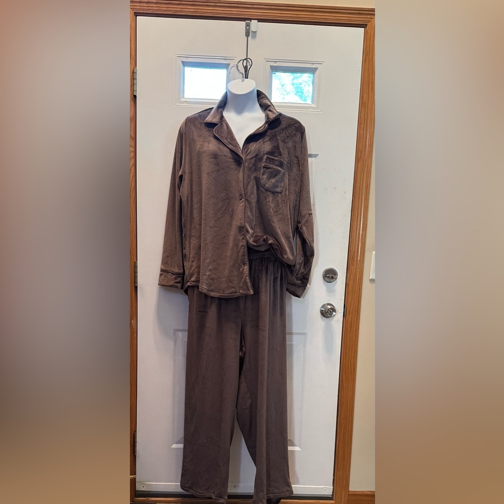SKIMS Brown Velvet Pajama Set